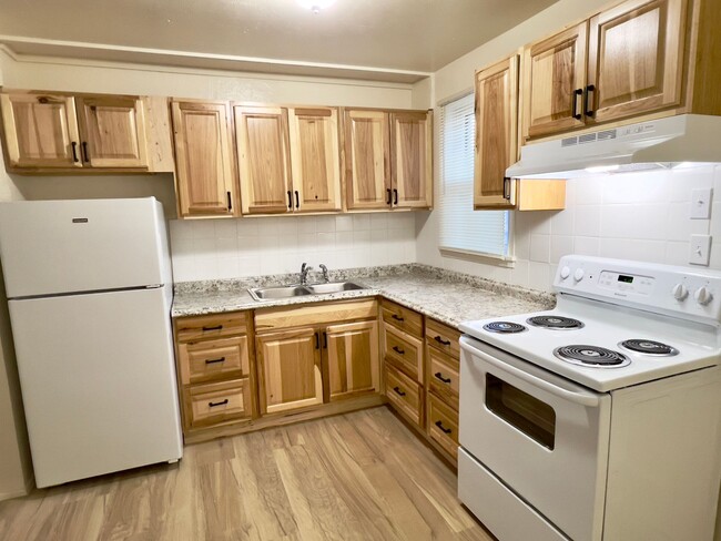 Building Photo - Furnished or Unfurnished
