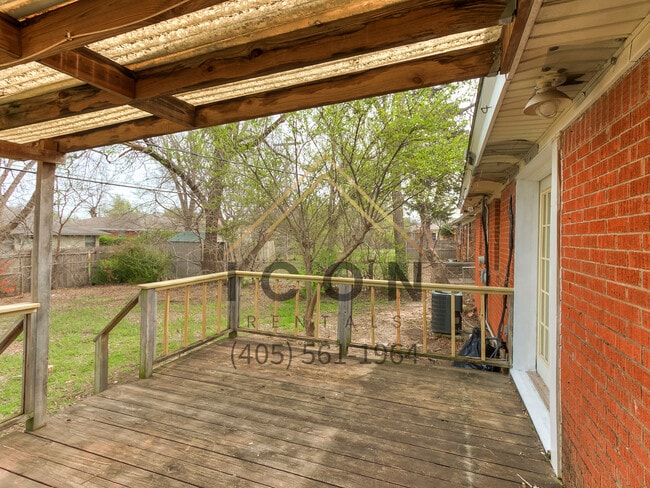 Building Photo - 1713 Sheffield Rd