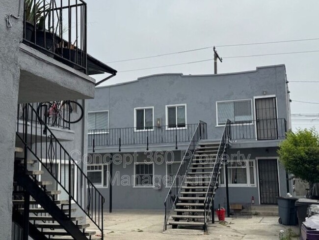 Building Photo - 758 Cerritos Ave