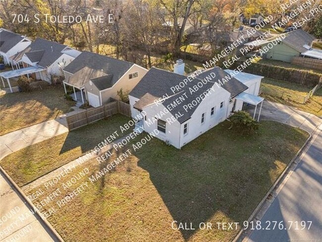 Building Photo - 704 S Toledo Ave