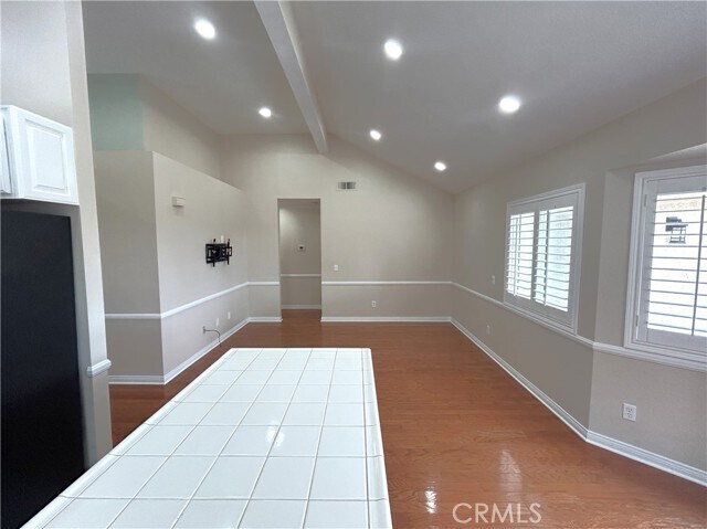Building Photo - 3130 Oakcrest Dr