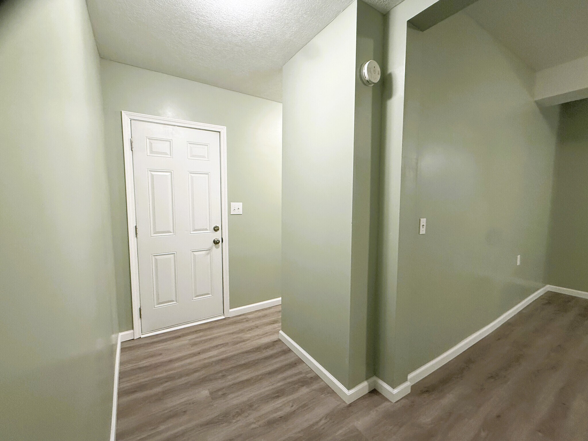 Building Photo - 412 Depot St