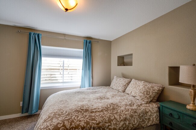 Building Photo - 280 Gold Claim Terrace