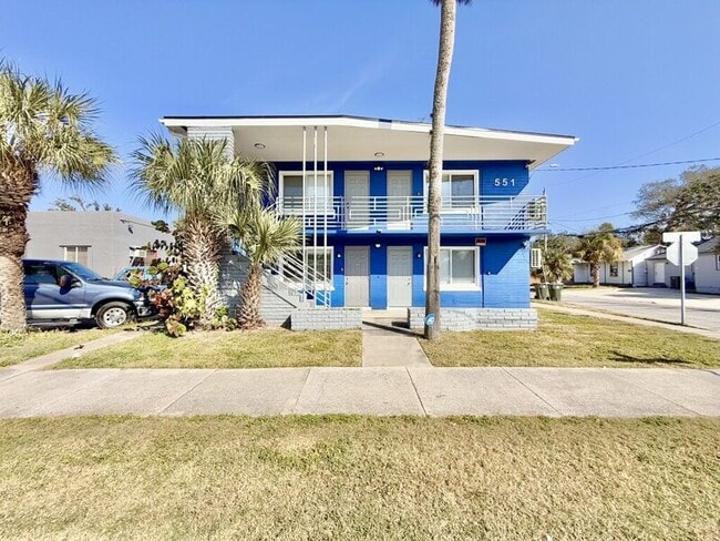 Building Photo - 551 N Ridgewood Ave