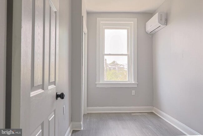 Building Photo - 1542 S 57th St