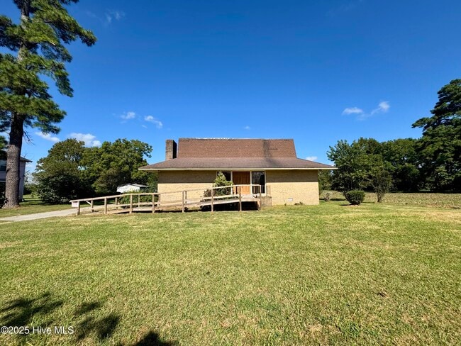 Primary Photo - 1718 River Rd