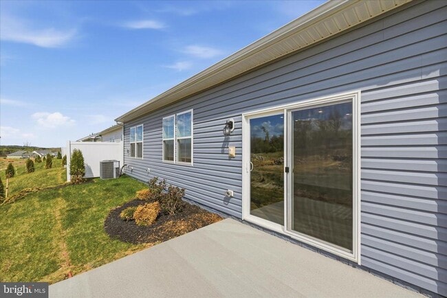 Building Photo - 115 Trellis View Ln