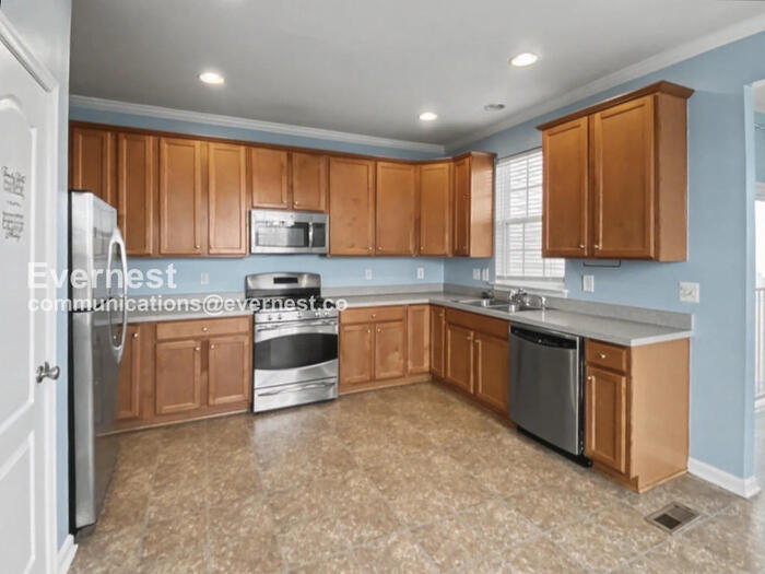 Building Photo - 129 Macon Dr