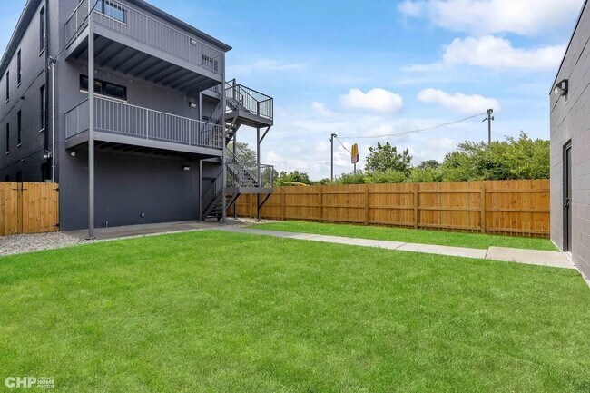 Building Photo - 5434 S Michigan Ave