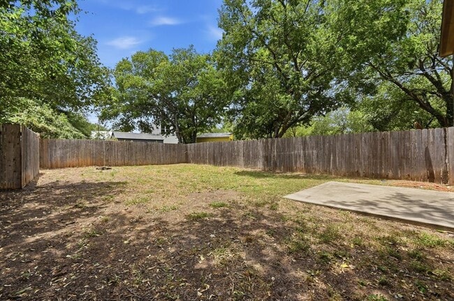 Building Photo - 6015 Ponca St