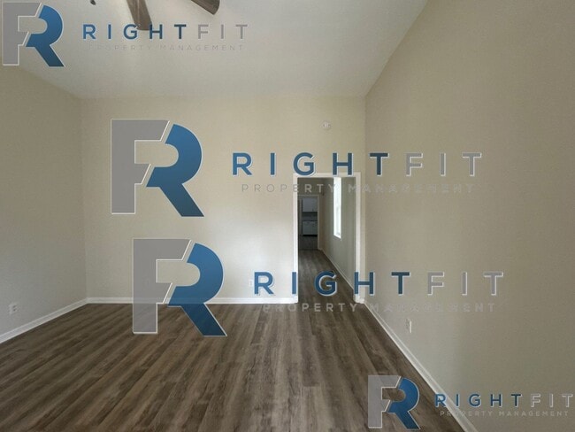 Building Photo - Newly Renovated Home in Louisville