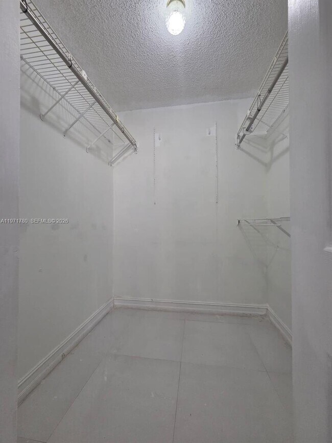 Building Photo - 1020 NW 80th Ave