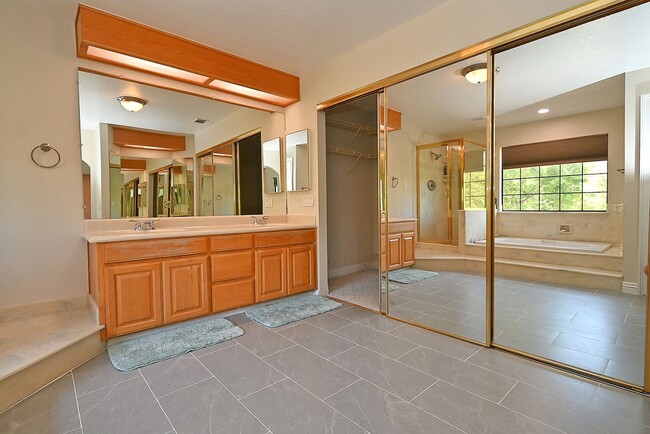 Building Photo - $5,900 - GORGEOUS 4 BEDROOM HOME IN MISSION SAN JOSE NEIGHBORHOOD