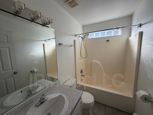 Building Photo - 377 S Redlands Rd