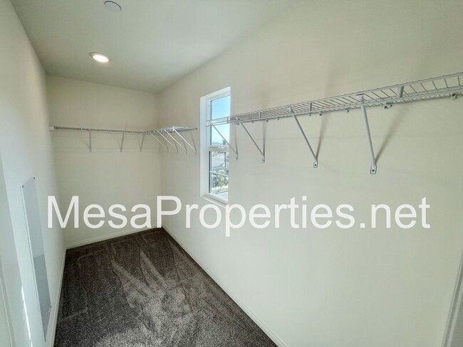 Building Photo - 1709 Cedar Tree Pl