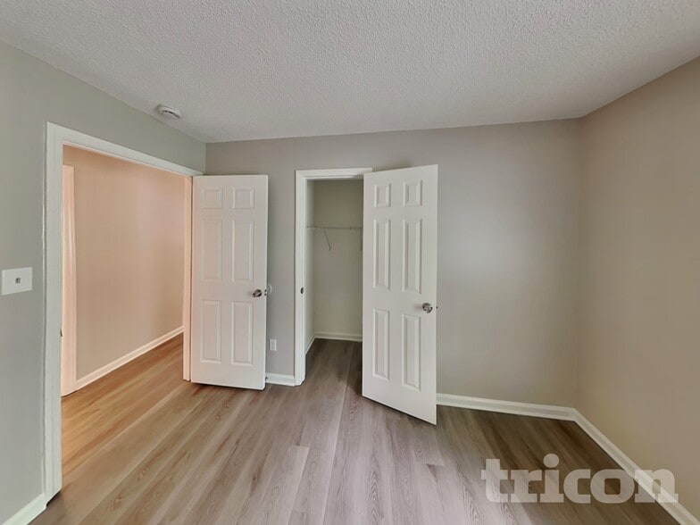 Building Photo - 6631 Flat Rock Dr