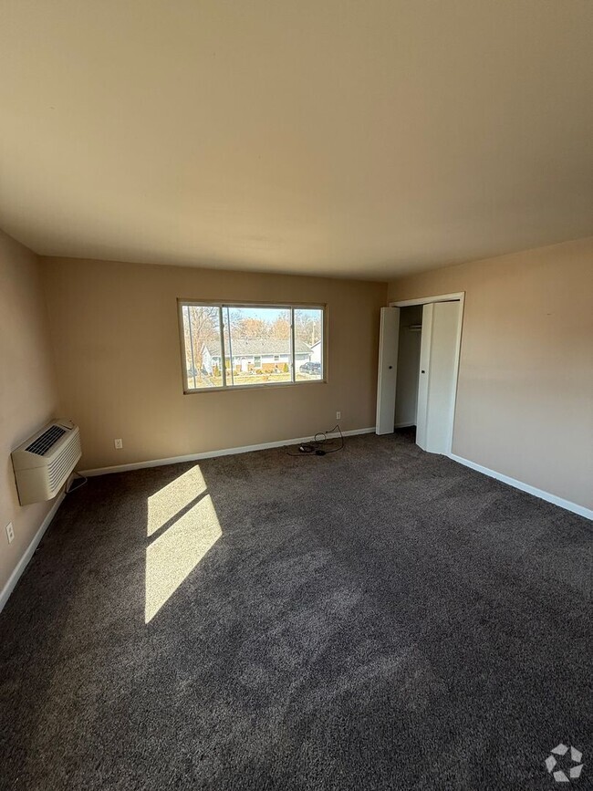 Building Photo - 240 Tedmark Ct