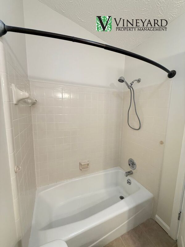 Building Photo - 1907 Grant Ln