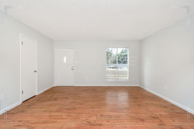 Building Photo - Newly Renovated 3 Bed 2 Bath Home in Theodore!