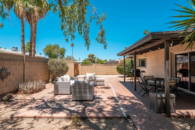 Building Photo - 5114 S Dorsey Ln