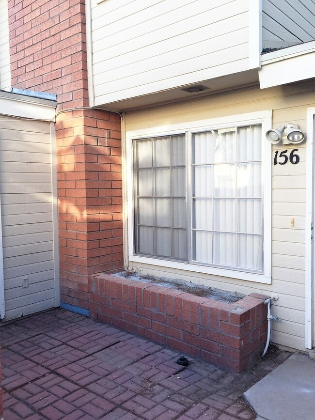 Building Photo - **COMFORTABLE 2br/2ba TOWNHOME (GILBERT & ...