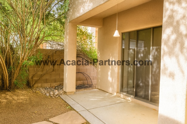 Building Photo - 3 Bedroom/2 Bath in Gated Community