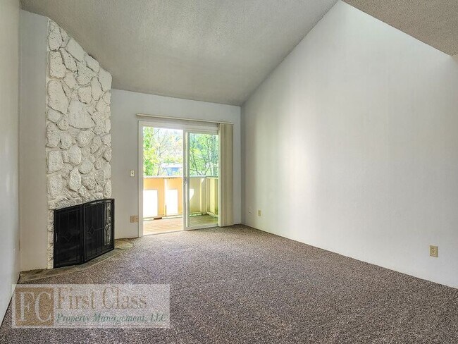 Building Photo - 3618 SW Beaverton Hillsdale Hwy