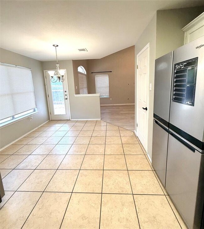 Building Photo - 1145 Kentra Dr