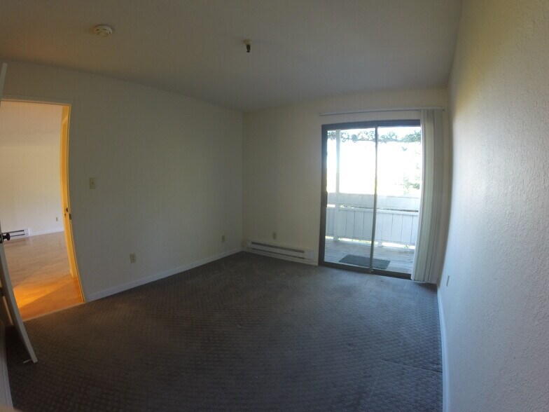 Building Photo - 725 Mariposa Ave.