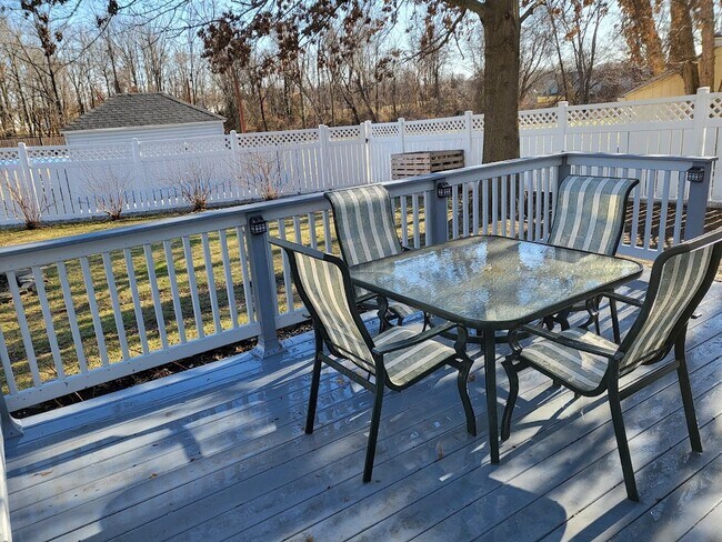 Building Photo - 104 Windsor Ct