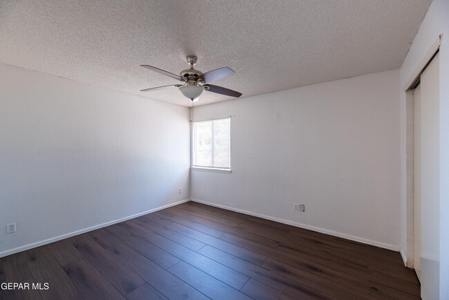 Building Photo - 2212 Tierra De Oro Way