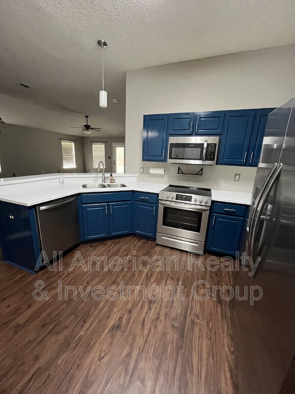 Building Photo - 917 Lajolla Ln