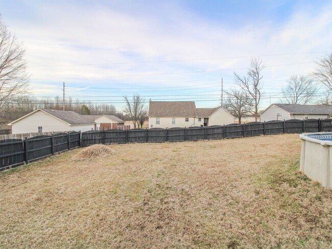 Building Photo - Nice ranch style home located minutes from...