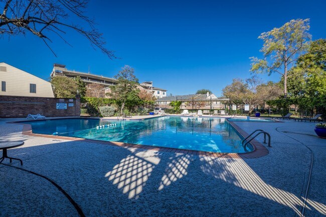 Building Photo - 6422 Burgoyne Dr.