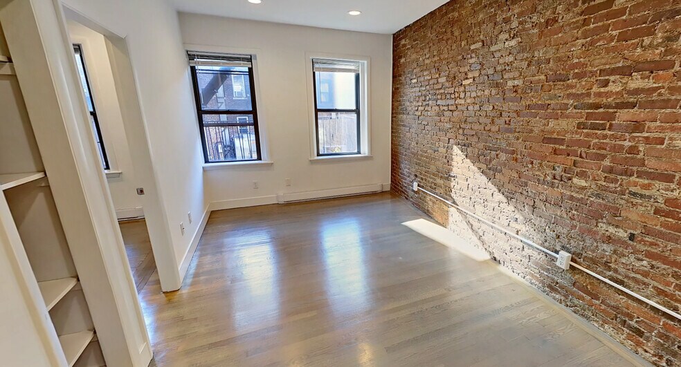 Building Photo - 88 W Cedar St