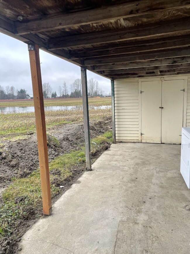 Building Photo - Country Living 2-Bedroom 1-Bath