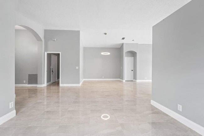 Building Photo - 15079 Corby Ct