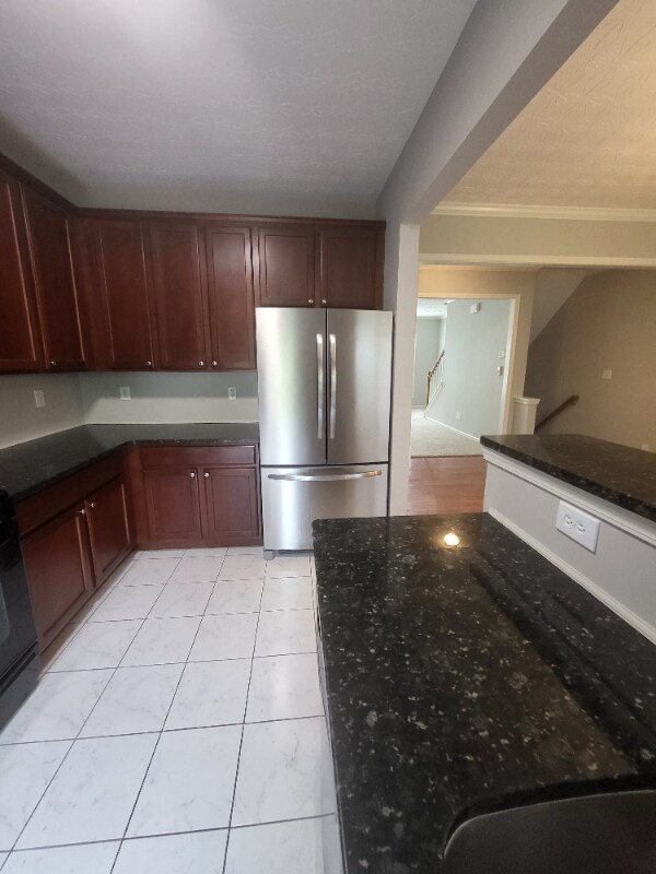 Building Photo - 607 Pecan Knoll Dr