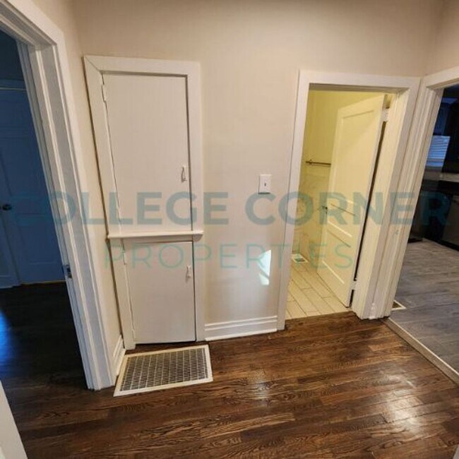 Building Photo - 1231 Brookwood Dr
