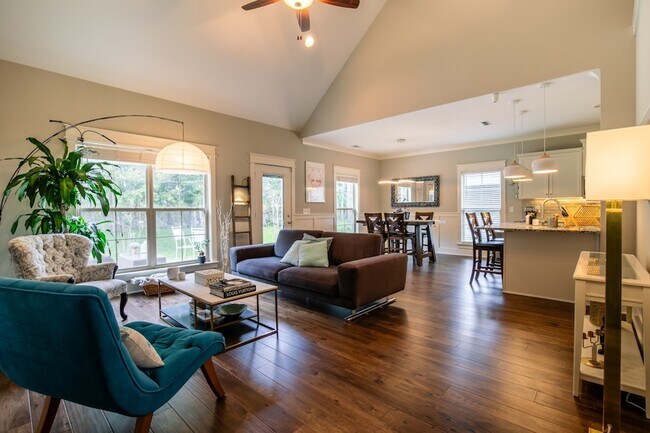 Building Photo - 5322 Honeybee Dr