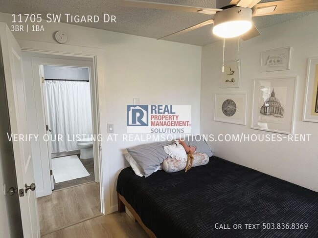 Building Photo - 11705 SW Tigard St