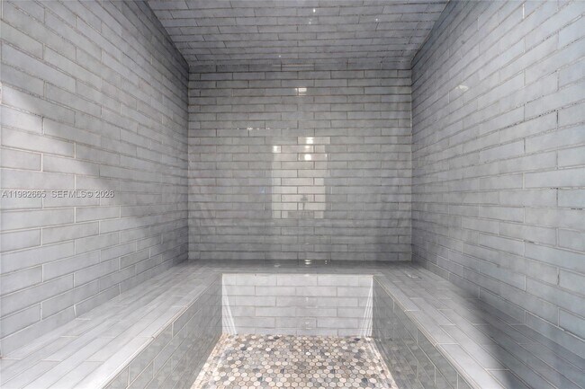 Building Photo - 10 SW South River Dr