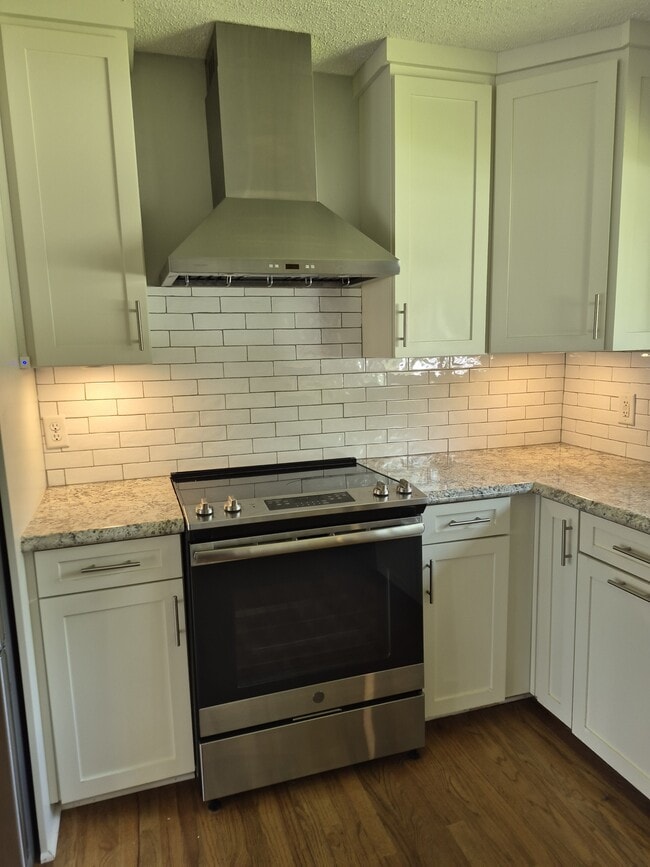 Building Photo - 207 Brookview Terrace