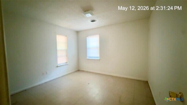 Building Photo - 607 Curry Ave