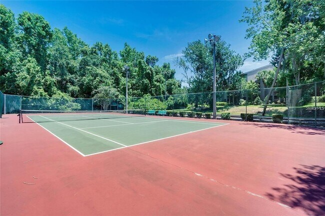 Building Photo - 260 Crown Oaks Way