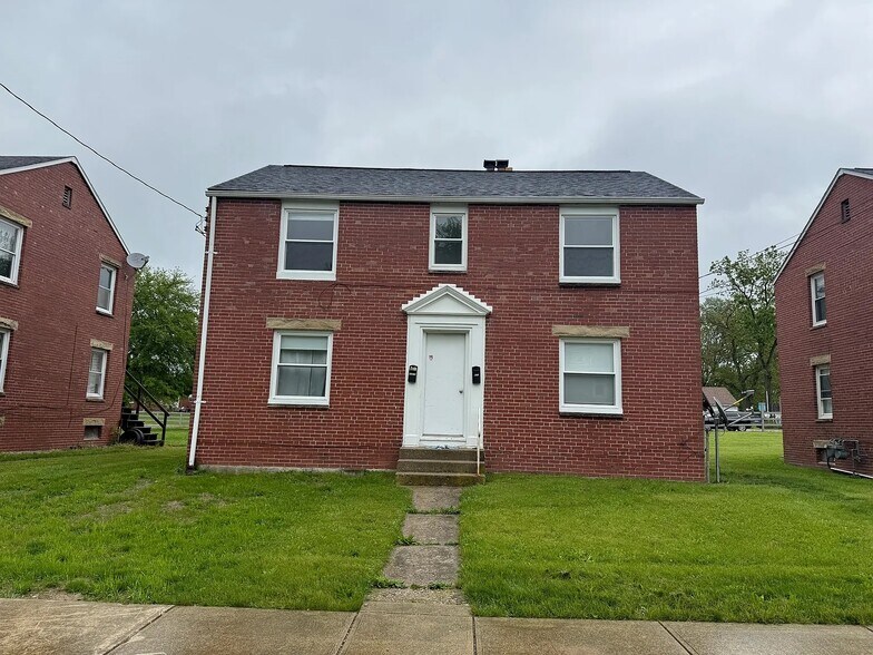 Primary Photo - 430 Oak St