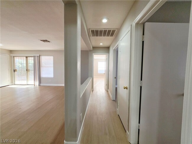 Building Photo - 5929 Forest Creek Rd