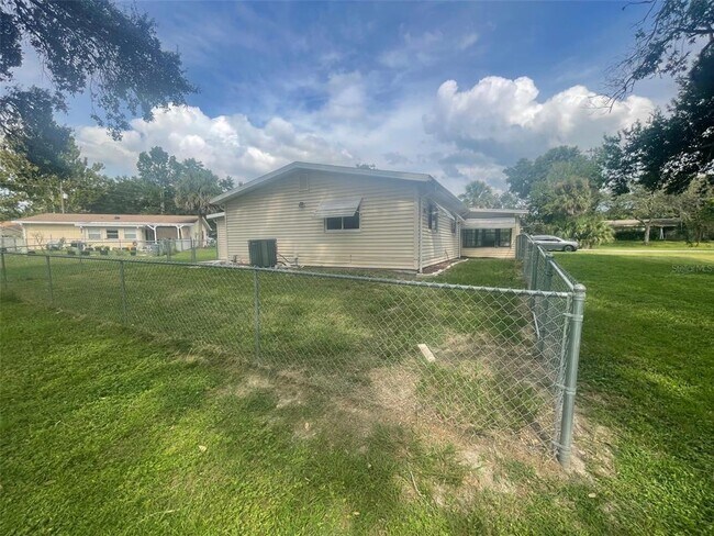 Building Photo - 10028 SW 88th Terrace