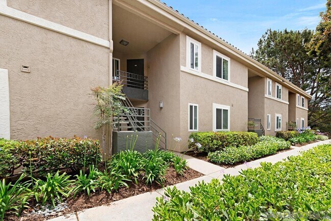 Building Photo - 7455 Charmant Dr
