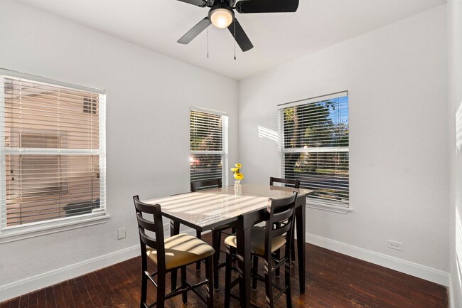 Building Photo - Beautifully Updated 3 bedroom, 2 bath!